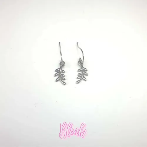 Petite leaf earrings