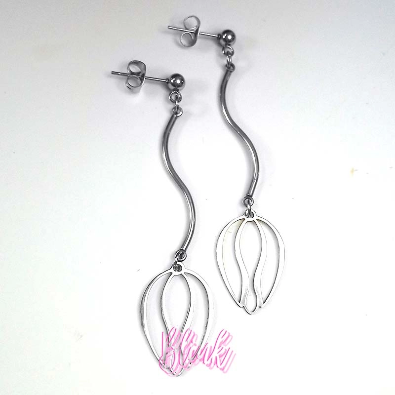 Tulip Dangle Earrings